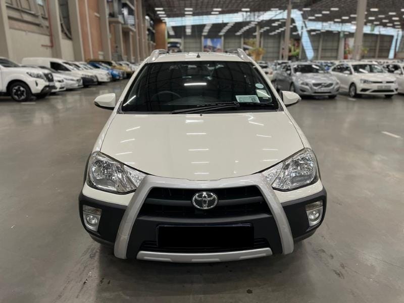 2017 Toyota Etios Cross SX