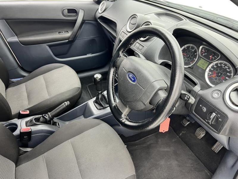 2015 Ford Ikon Ambiente - Image 11
