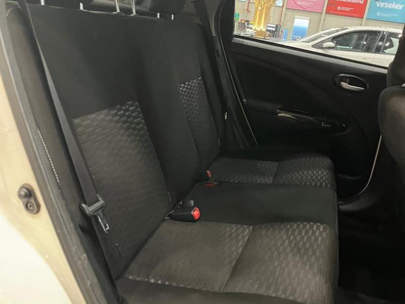 2017 Toyota Etios Cross SX - Image 13