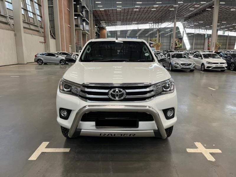2018 Toyota Hilux Raider Dakar - Image 2