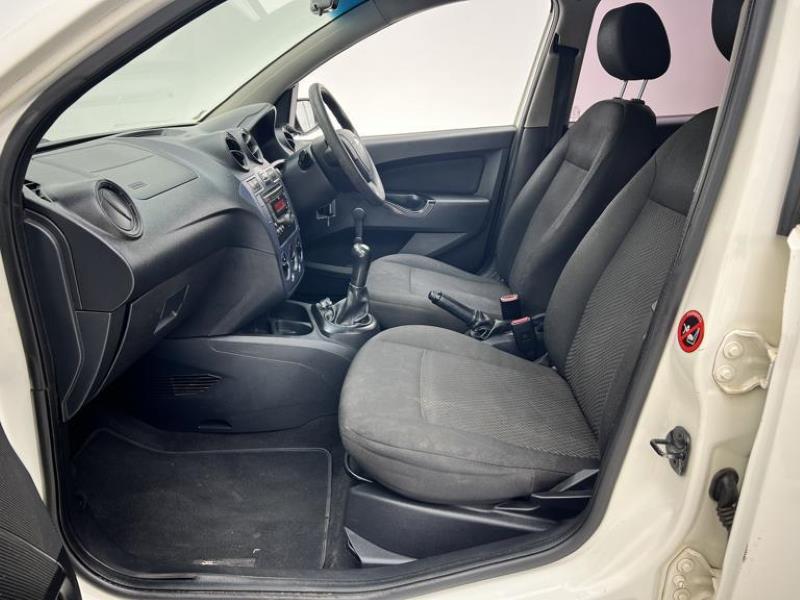 2016 Ford Figo Ambiente - Image 11