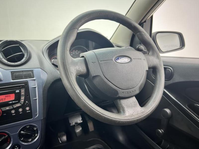 2016 Ford Figo Ambiente - Image 13