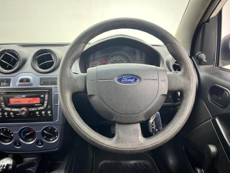 2016 Ford Figo Ambiente - Image 14